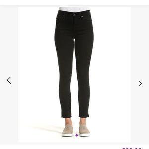 NWT Black Mid-Rise Skinny Jeans